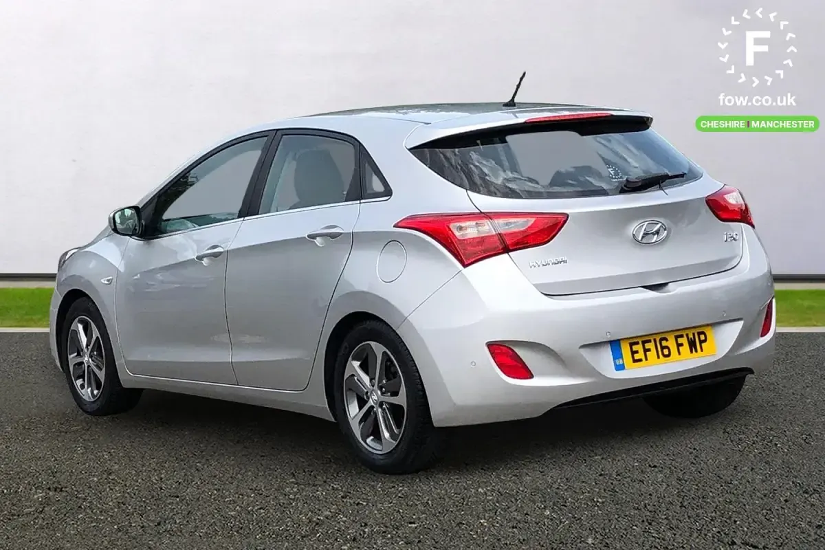 Used Hyundai i30 SE 120 HP (88 kW) 2016 Silver Hatchback