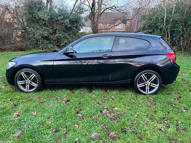 Used BMW 116 Sport Line 2012 Black Hatchback