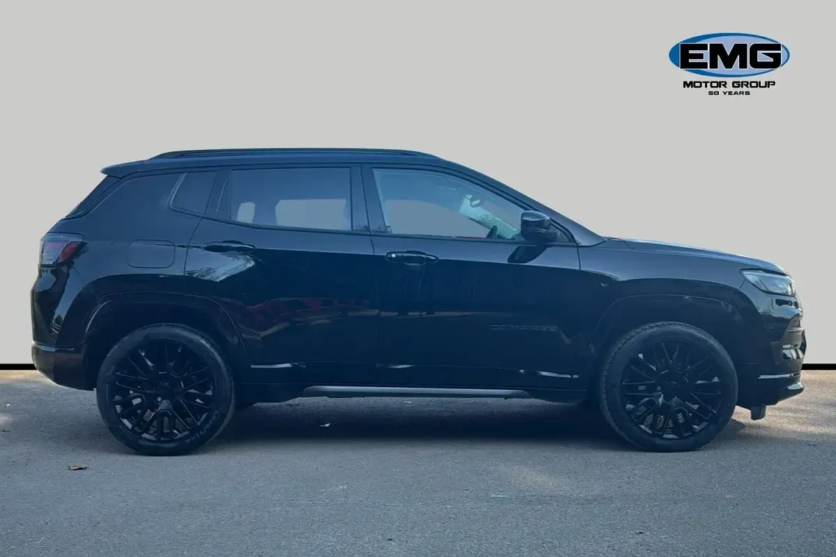 Usado Jeep Compass 130 CV (95 kW) 2023 Negro SUV