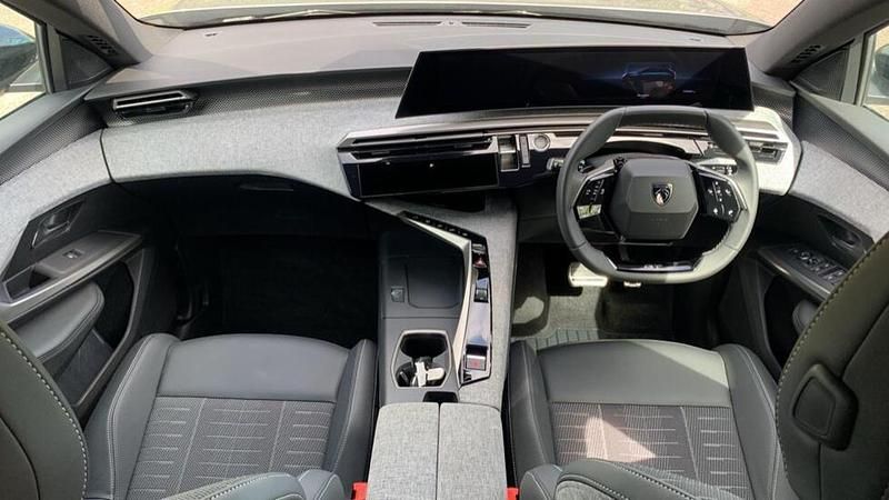 Used Peugeot 5008 GT 134 HP (98 kW) 2025 Grey SUV