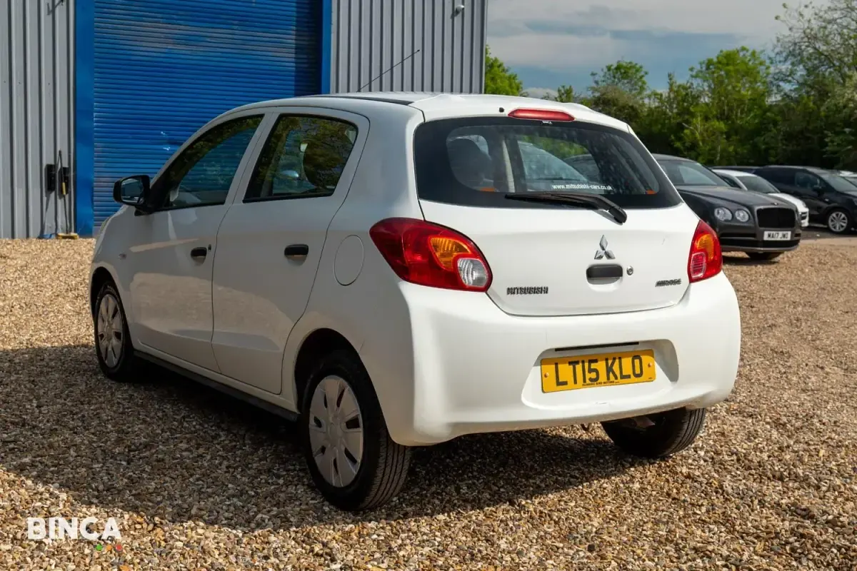 Usado Mitsubishi Mirage 71 HP (52 kW) 2015 Branco Citadino