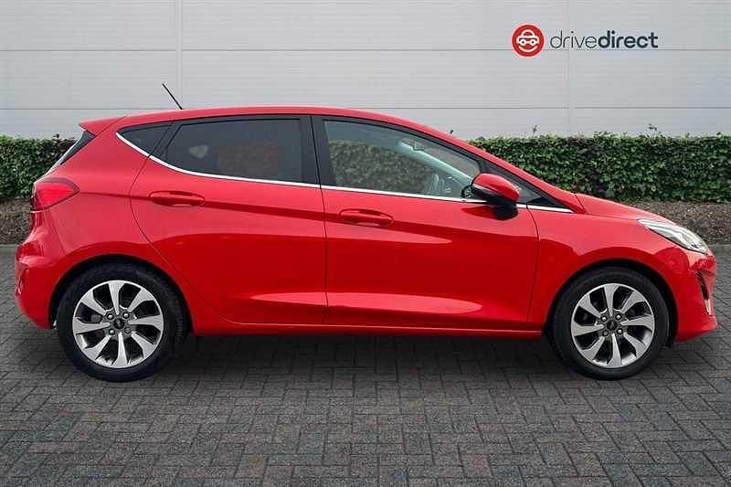 Used Ford Fiesta Titanium 100 HP (73 kW) 2018 Red Hatchback