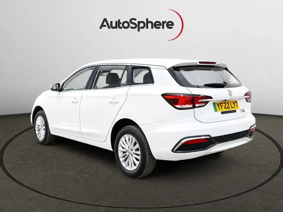 Used MG MG5 EV Excite 114 kW (156 HP) 2022 White Estate