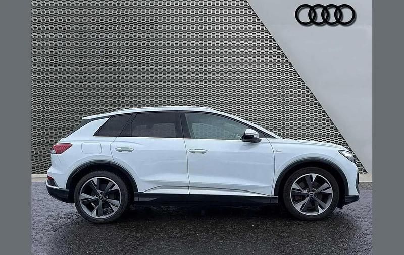 Used Audi Q4 e-tron S-Line 150 kW (204 HP) 2021 White SUV