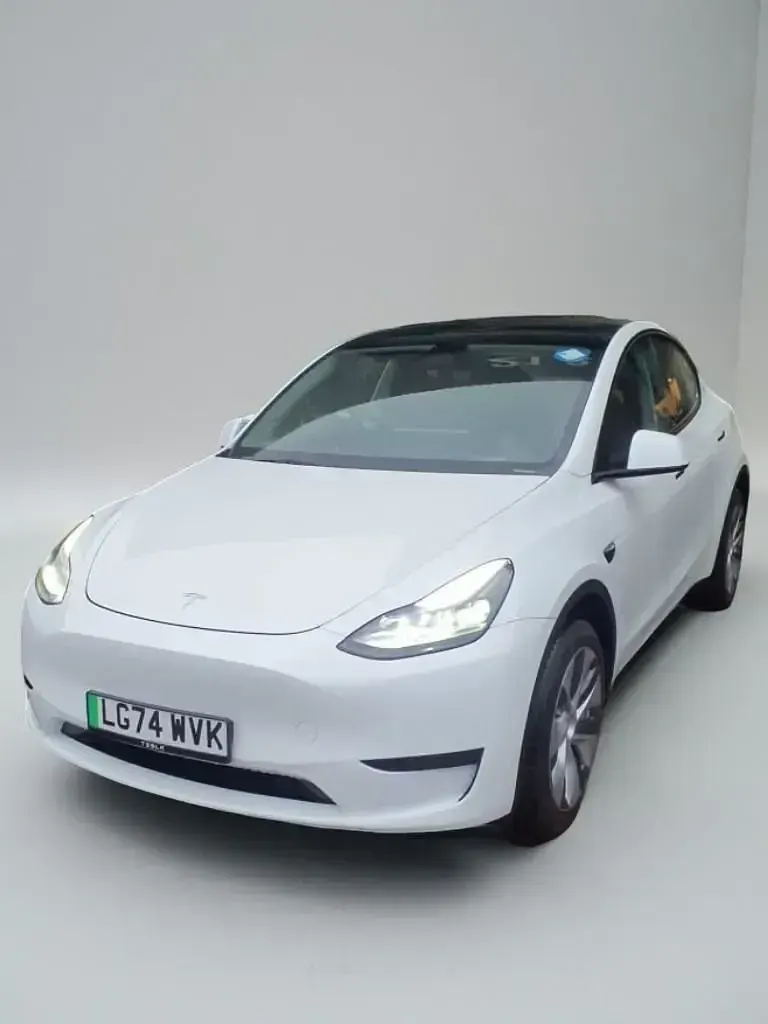 Używany Tesla Model Y RWD 254 kW (346 KM) 2024 Biały SUV