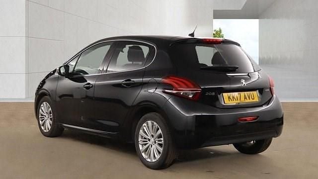 Used Peugeot 208 Allure 82 HP (60 kW) 2017 Black Hatchback