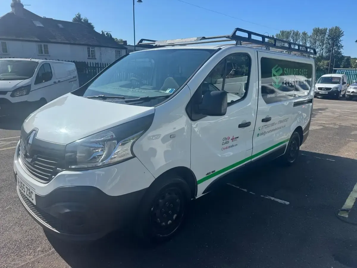 Used Renault Trafic Business 2015 White MPV