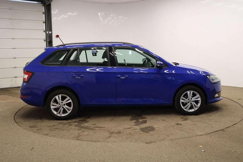 Used Skoda Fabia SE 95 HP (69 kW) 2022 Blue Hatchback