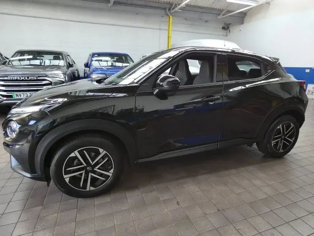 Używany Nissan Juke N-Connecta 143 KM (105 kW) 2025 Czarny SUV