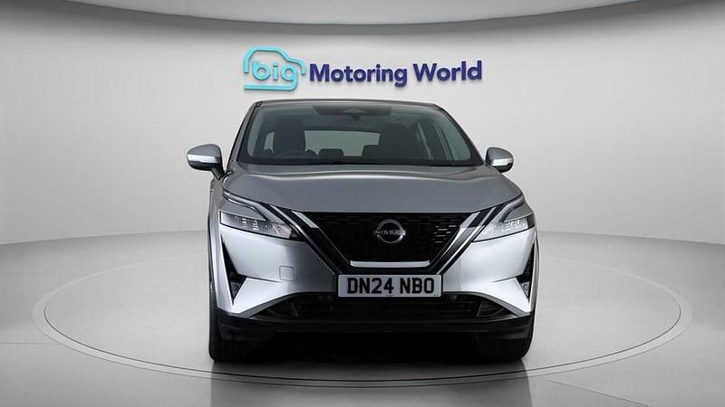 Used Nissan Qashqai Acenta Premium 140 HP (102 kW) 2024 Silver SUV