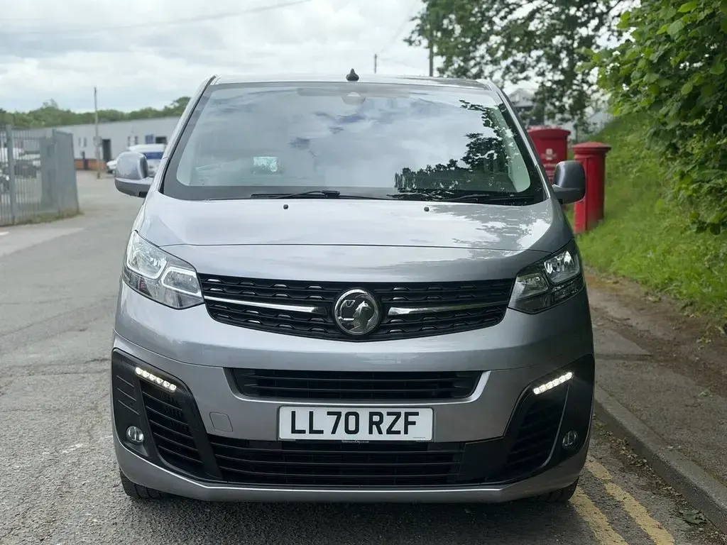 Used Vauxhall Vivaro Elite 150 HP (110 kW) 2020 Grey MPV