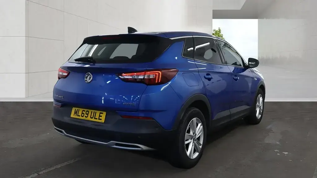 Used Vauxhall Grandland X Business Edition 130 HP (95 kW) 2020 Blue SUV