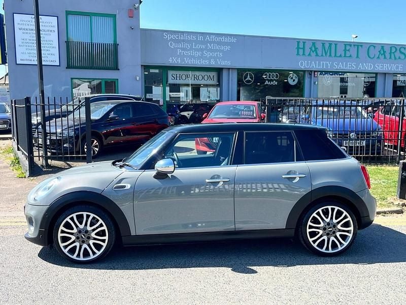 Używany Mini Cooper Hatch 136 KM (100 kW) 2017 Szary Hatchback