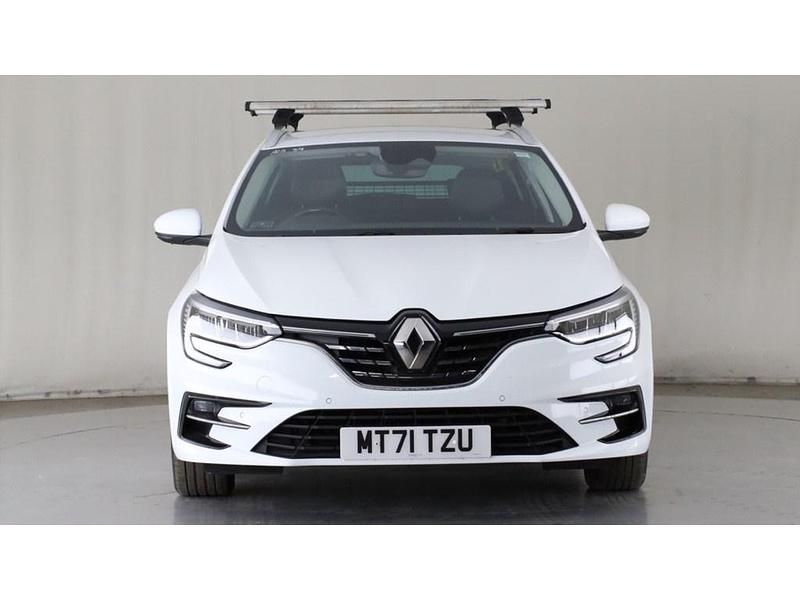 Used Renault Mégane GrandTour Iconic 115 HP (84 kW) 2022 White Estate