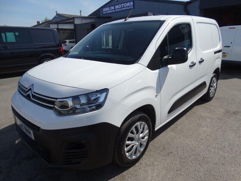 White Used 2021 Citroën Berlingo MPV | £6,999 (Super price) - Image 1/4