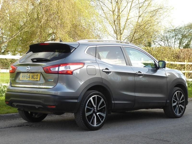 Used Nissan Qashqai Tekna 110 HP (80 kW) 2014 Grey SUV