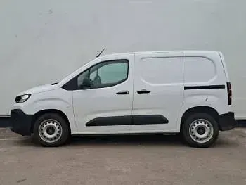 Used Citroën Berlingo 100 HP (73 kW) 2024 White MPV