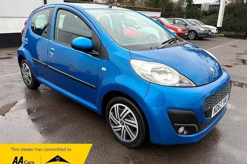 Used Peugeot 107 Active 68 HP (50 kW) 2012 Blue Hatchback