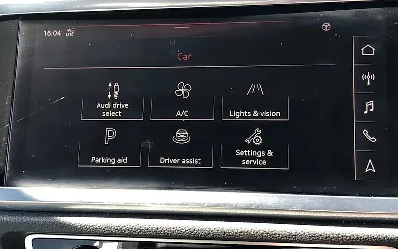 Used Audi Q3 S-Line 190 HP (139 kW) 2019 Blue SUV