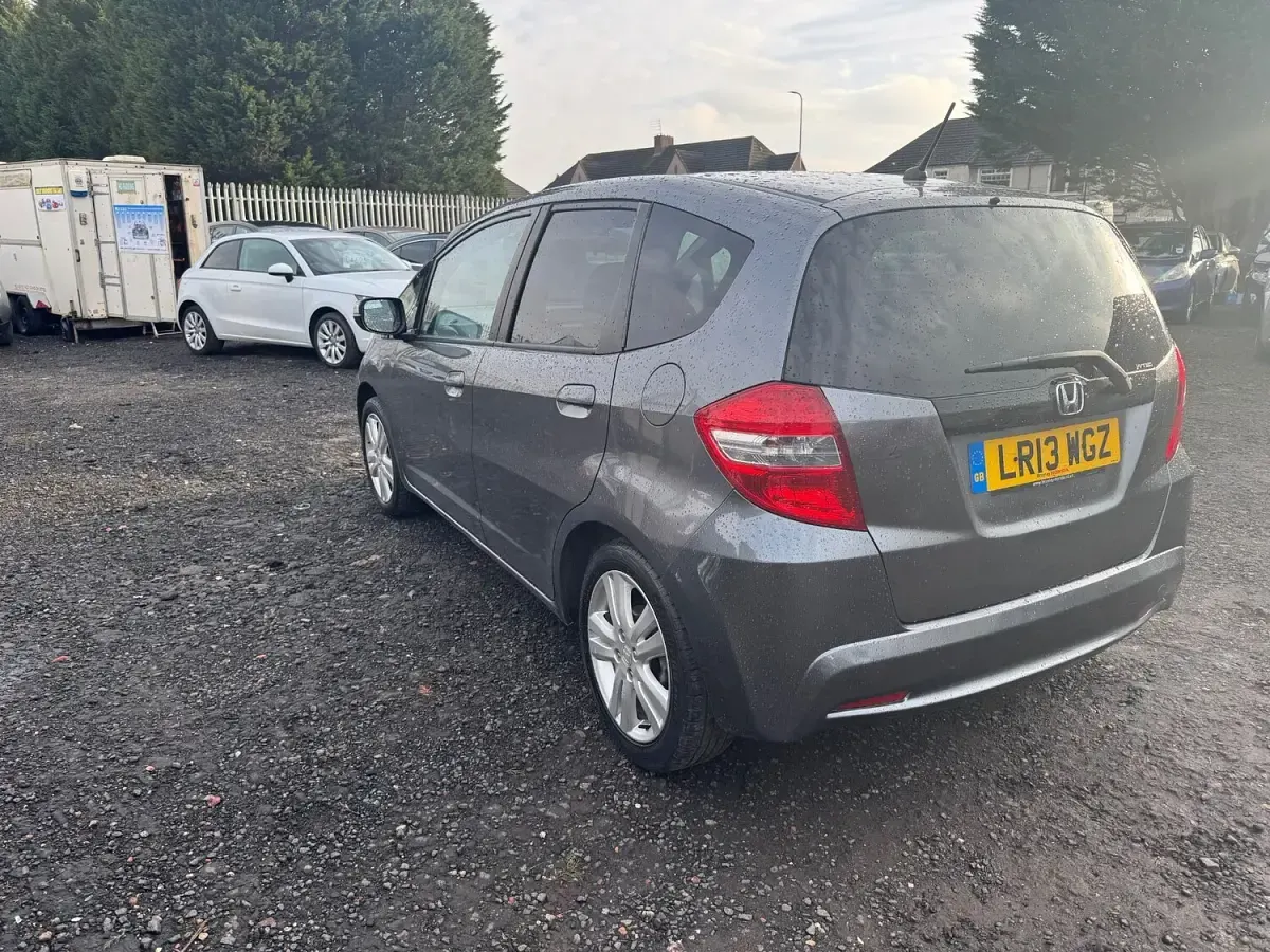 Begagnad Honda Jazz EX 99 HK (72 kW) 2013 Grå Halvkombi