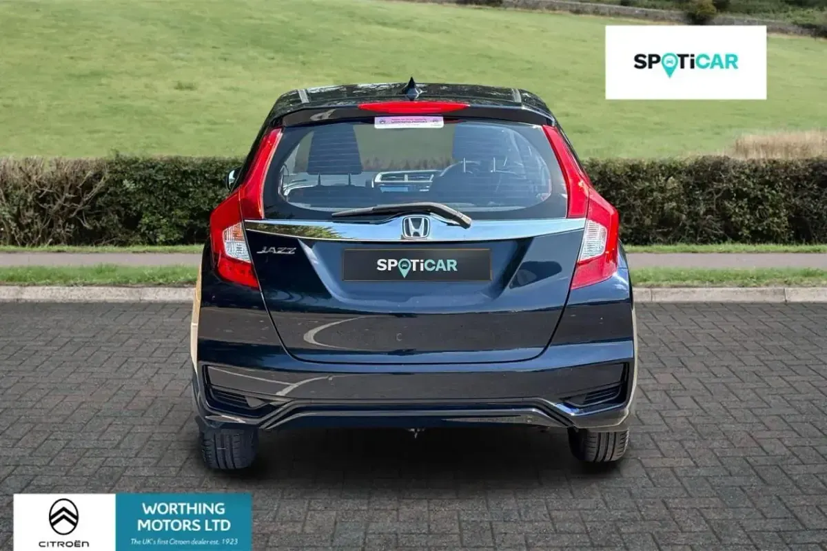 Used Honda Jazz SE 101 HP (74 kW) 2020 Blue Hatchback