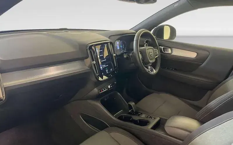 Used Volvo XC40 Core 211 HP (155 kW) 2022 Black SUV