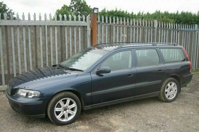 Used 2002 Volvo V70 Estate | £1,995 - Image 1/4
