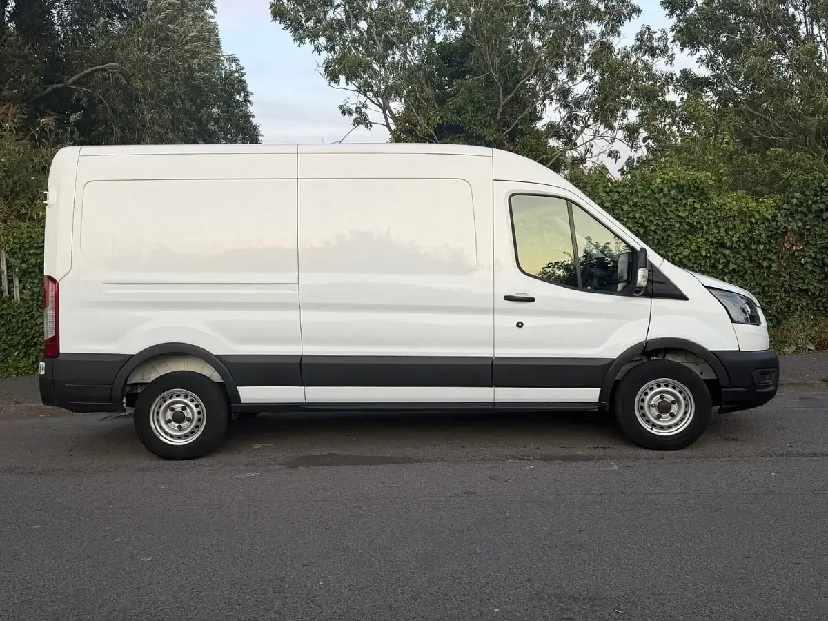 Used Ford Transit 105 HP (77 kW) 2024 White Van