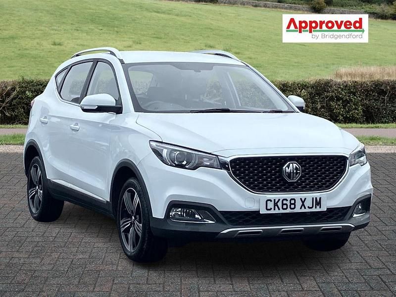 Used MG ZS Exclusive 111 HP (81 kW) 2018 White Hatchback