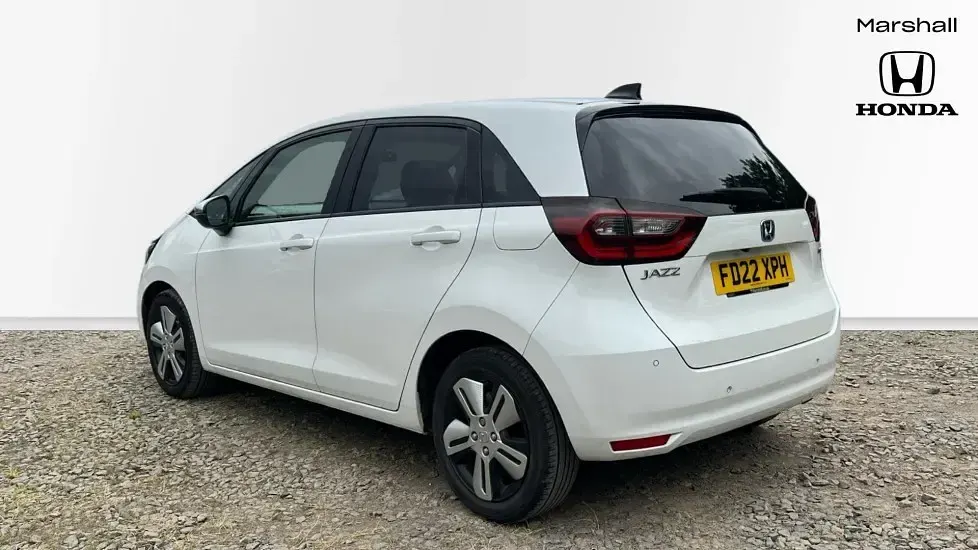 Used Honda Jazz Hybrid 109 HP (80 kW) 2022 Premium paint  platinum white Hatchback