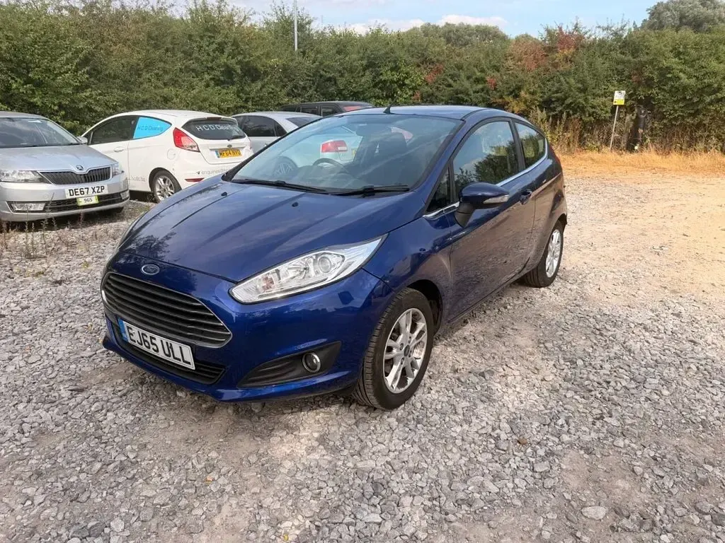 Used Ford Fiesta Zetec 82 HP (60 kW) 2015 Blue Hatchback