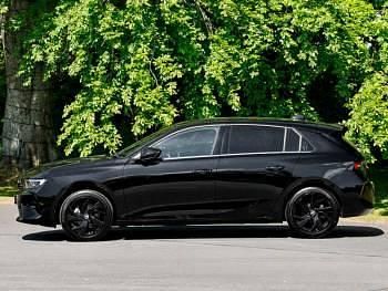 New Vauxhall Astra Ultimate 130 HP (95 kW) 2025 Black Hatchback