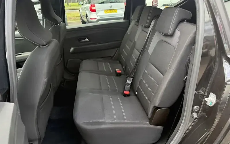 Used Dacia Jogger Expression 141 HP (103 kW) 2024 Black MPV