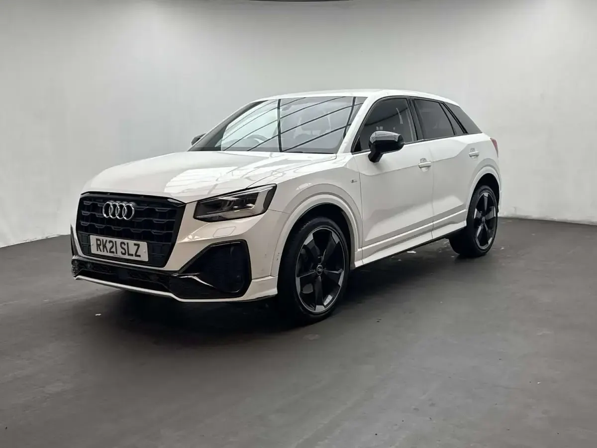 Used Audi Q2 Black Edition 110 HP (80 kW) 2021 White SUV