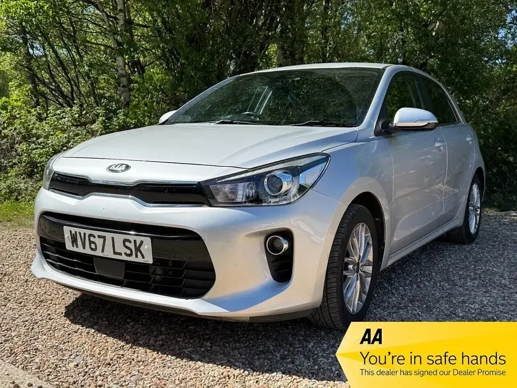 Usado Kia Rio 89 HP (65 kW) 2017 Prateado Citadino