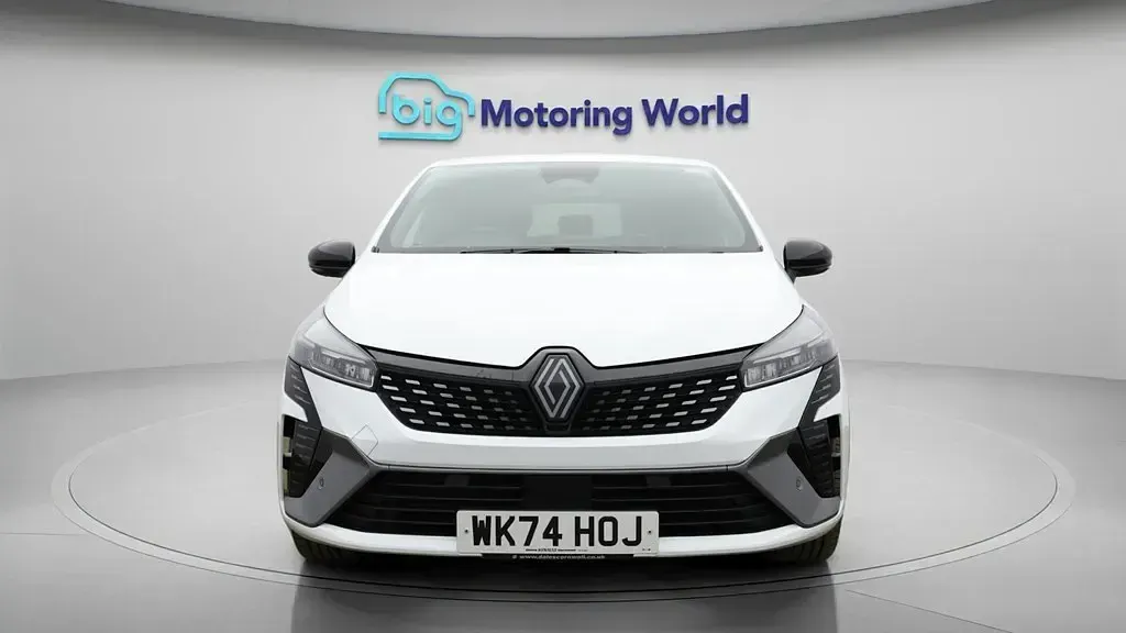 Used Renault Clio V Esprit Alpine 145 HP (106 kW) 2024 White Hatchback
