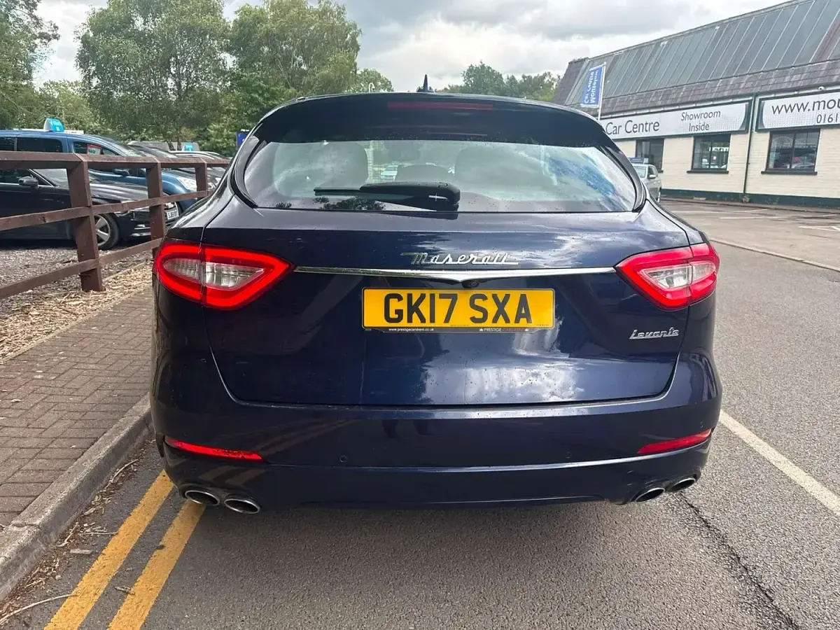 Used Maserati Levante 275 HP (202 kW) 2017 Blue SUV