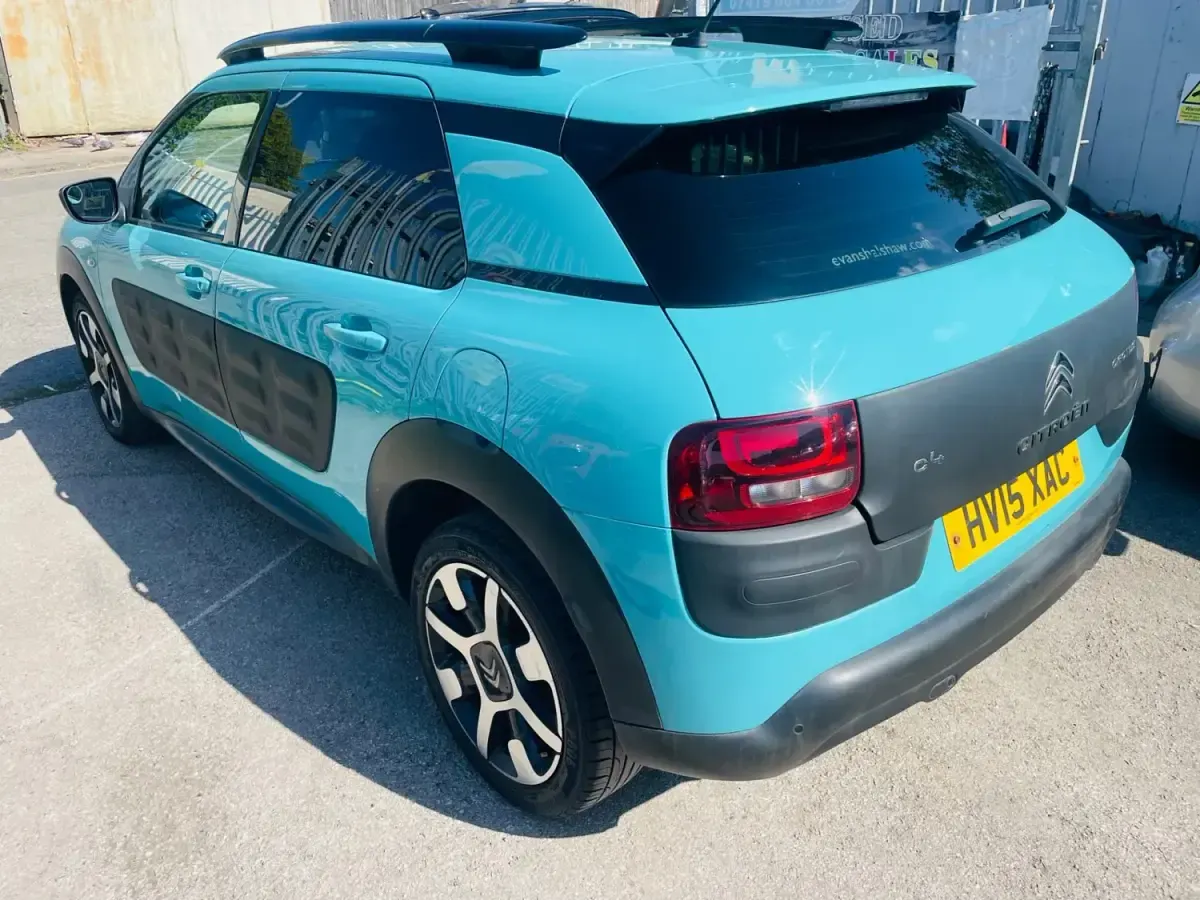 Używany Citroën C4 Cactus Flair 100 KM (73 kW) 2015 Niebieski Hatchback
