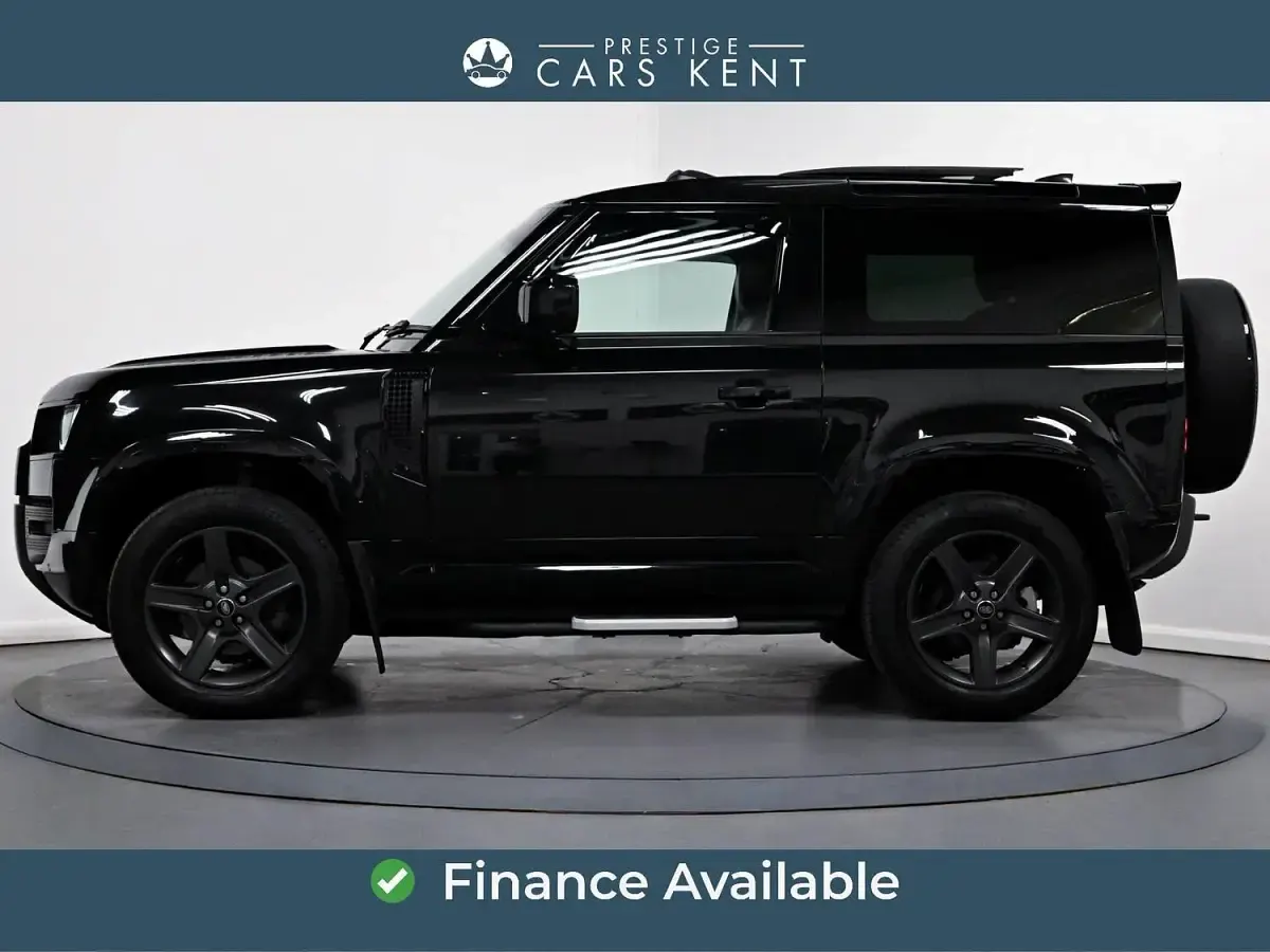 Used Land Rover Defender SE Dynamic 245 HP (180 kW) 2022 Black SUV