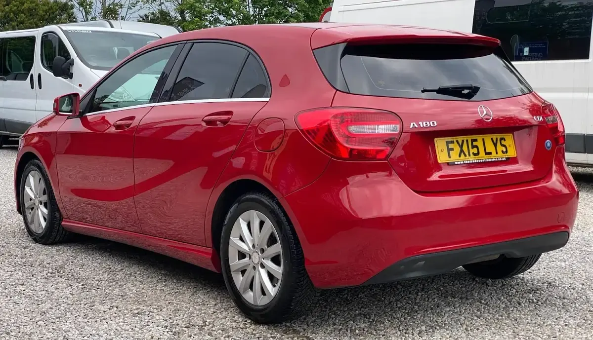 Used Mercedes A180 SE 109 HP (80 kW) 2015 Red Hatchback