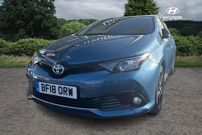 Used Toyota Auris Hybrid Design 134 HP (98 kW) 2018 Blue Hatchback