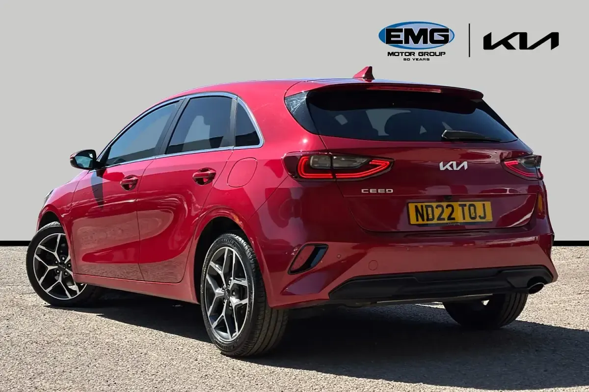 Used Kia Ceed 158 HP (116 kW) 2022 Red Hatchback
