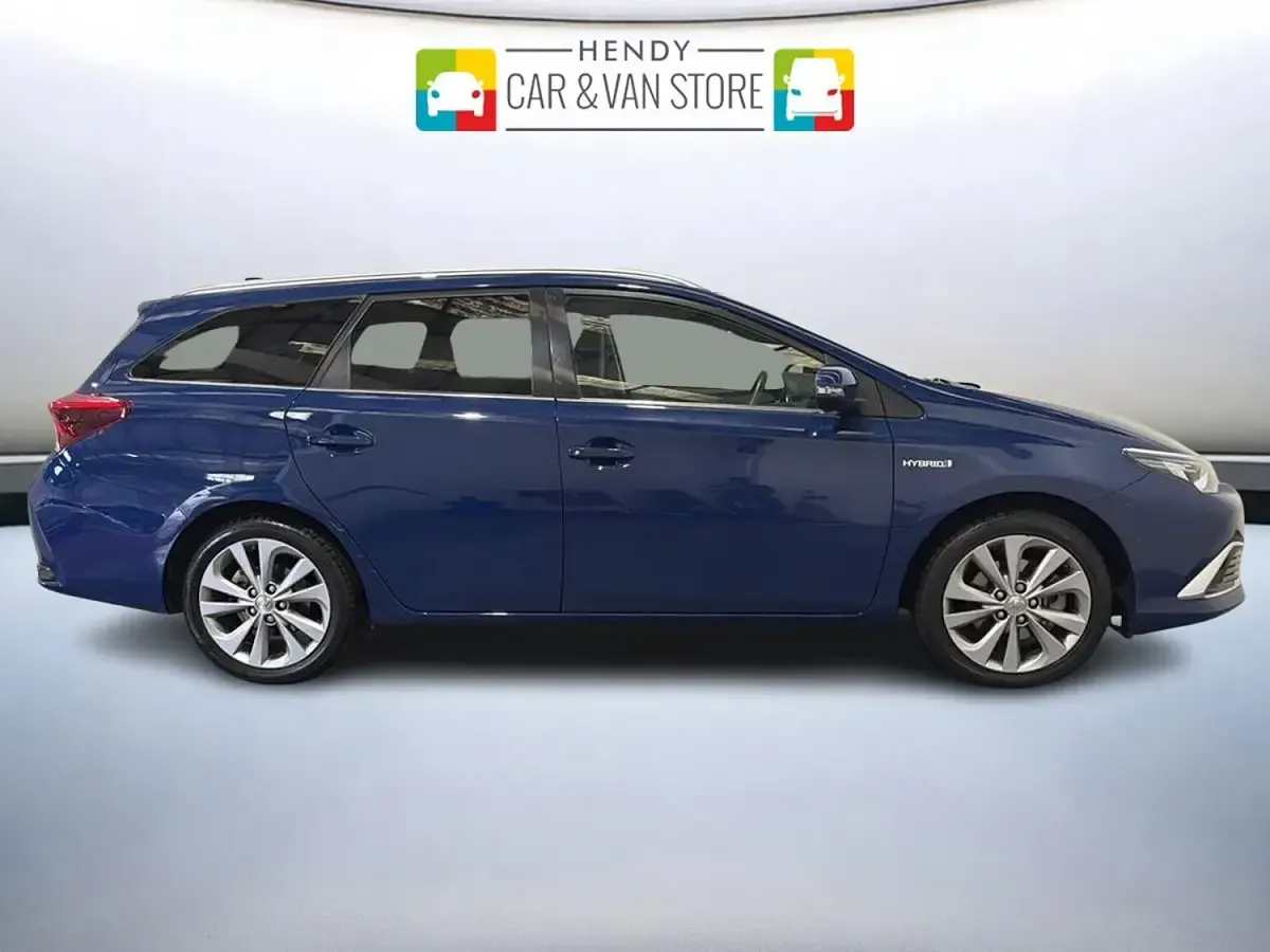 Used Toyota Auris Hybrid 2018 Blue Estate