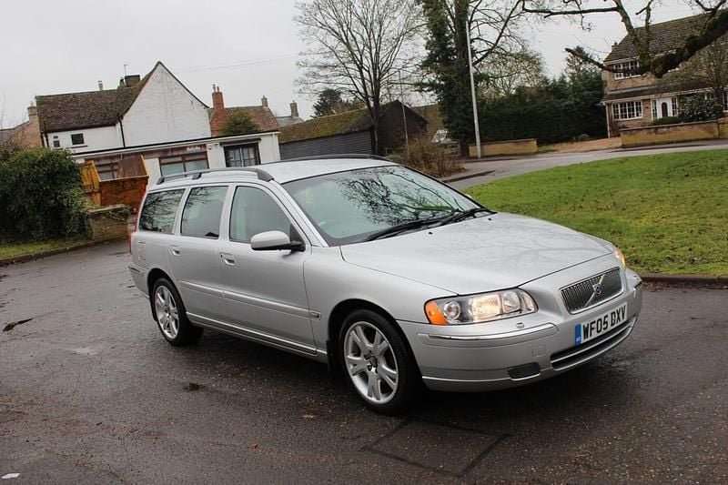 Used Volvo V70 SE 140 HP (102 kW) 2005 Silver Estate