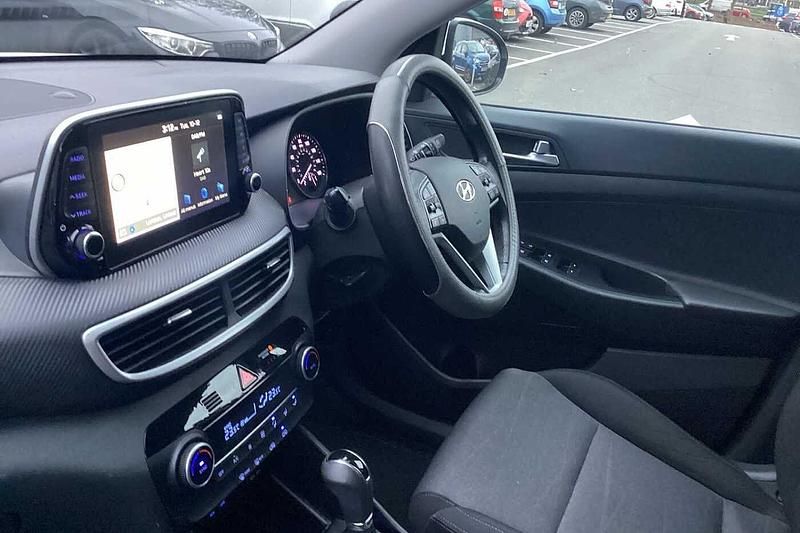 Used Hyundai Tucson SE 136 HP (100 kW) 2020 White SUV