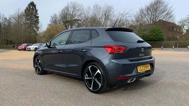 Used Seat Ibiza FR Sport 94 HP (69 kW) 2023 Blue Hatchback