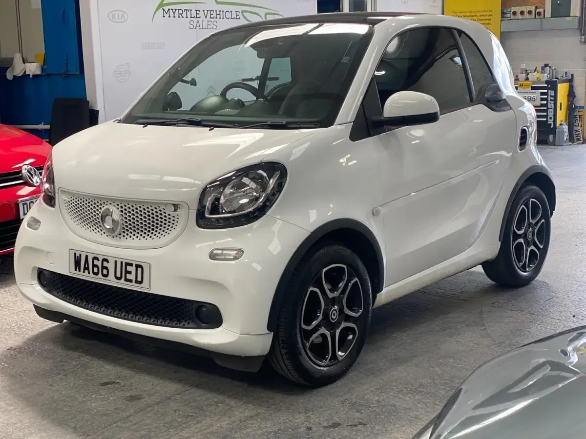 Usado Smart ForTwo Coupé 71 HP (52 kW) 2016 Azul Coupé