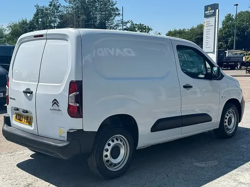 Used Citroën Berlingo 100 HP (73 kW) 2023 White MPV