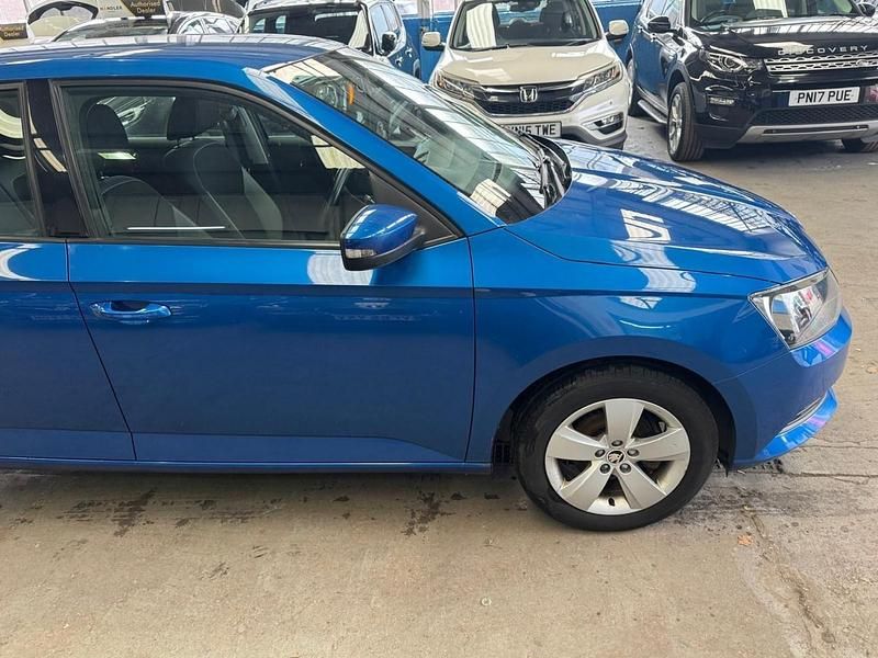Used Skoda Fabia SE 90 HP (66 kW) 2015 Blue Hatchback