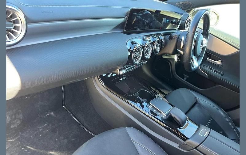 Used Mercedes A250 AMG Line Premium 214 HP (157 kW) 2021 White Hatchback